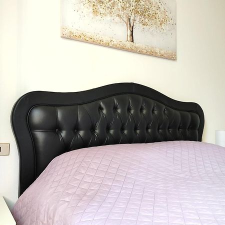 Mazzini Apartment - The V Collection Турате Екстериор снимка